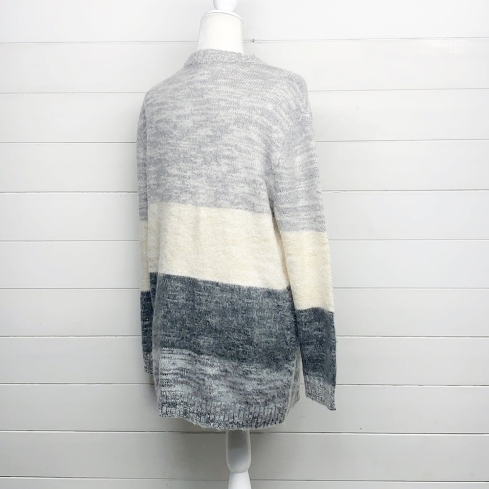 Universal Thread Colorblock Soft Oversized Sweater - image 3